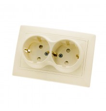 Розетка 2-я внут.со шторками 16A IP20 с/з Сл.кость SQ1814-0118